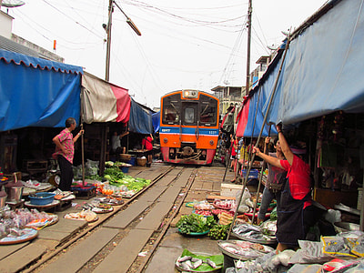 Railway Market, Mae Klong River thumbnail