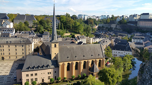 Cityscape and chapel in Luxembourg thumbnail