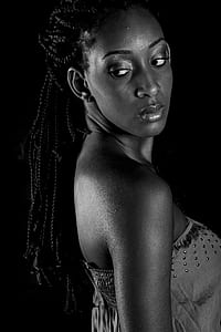 woman staring at right side thumbnail