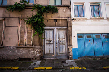 white and brown concrete building thumbnail