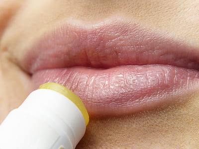 pink human lips thumbnail