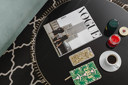Top view of black table with 2018 calendar agenda thumbnail