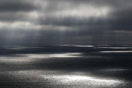 body of water with sun rays thumbnail
