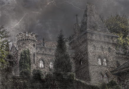 black castle under thunderstorm wallpapper thumbnail