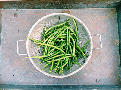 bunch of string beans on strainer thumbnail