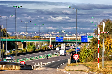 cars on road thumbnail