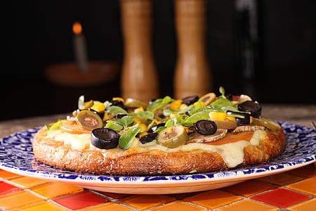 pizza on plate thumbnail