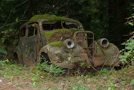 brown wrecked car thumbnail
