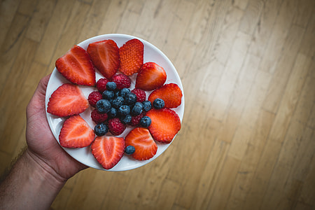 Healthy berries for snack thumbnail