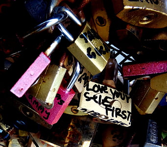 padlock lot thumbnail