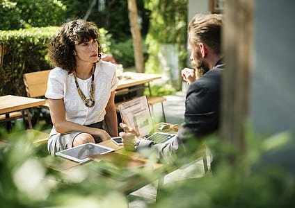woman and man talking to each other thumbnail