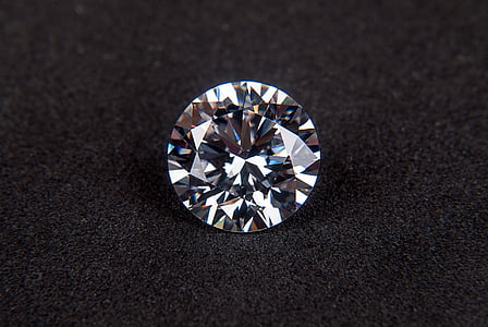 photo of round-cut clear gemstone thumbnail