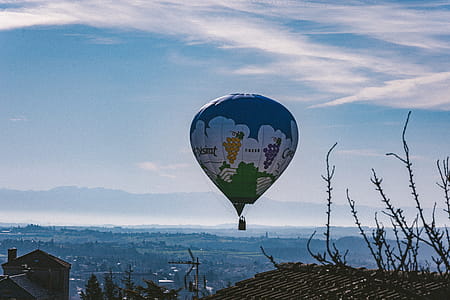 Blue and White Hot Air Balloon thumbnail