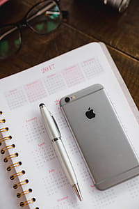 Pink calendar thumbnail