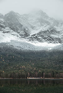 mountain covered with snow thumbnail