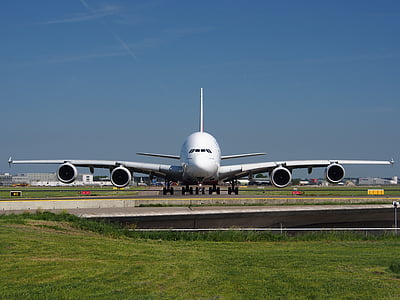airliner on runway thumbnail