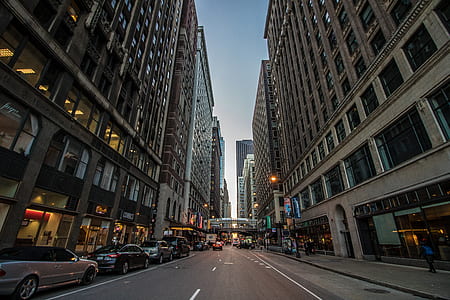 city buildings and cars thumbnail