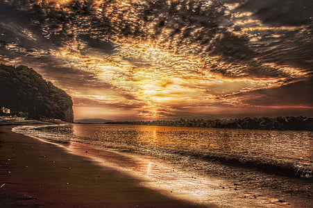 ocean during sunset thumbnail
