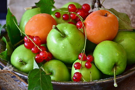 basket on green apples thumbnail
