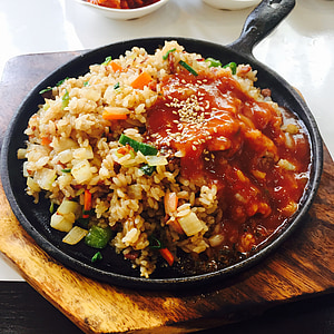 rice dish on skillet thumbnail