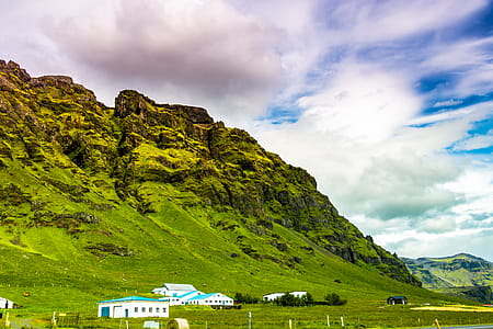 White House Near Mountain thumbnail