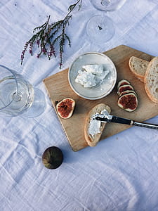 Bread With Cream On Top thumbnail