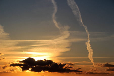 golden hour with clouds thumbnail
