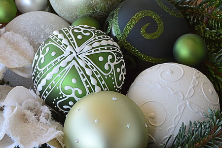 closeup photo of assorted-color bauble lot thumbnail