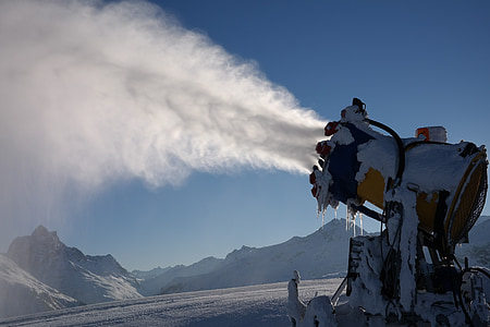 yellow snow thrower thumbnail