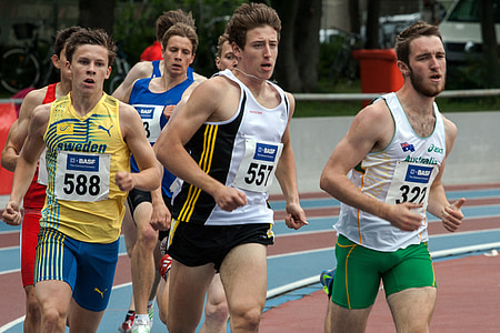 group of people running thumbnail