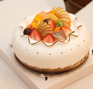 happy birthday doughnut cake thumbnail