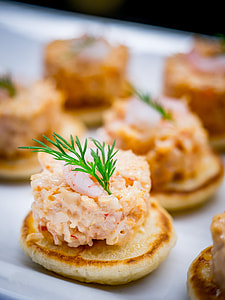 selective focus of bruschettas thumbnail
