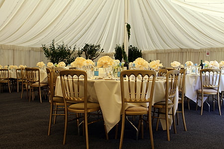 formal celebration dining arrangement thumbnail