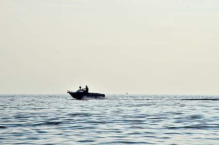 man riding on speedboat thumbnail