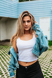 woman facing the camera thumbnail