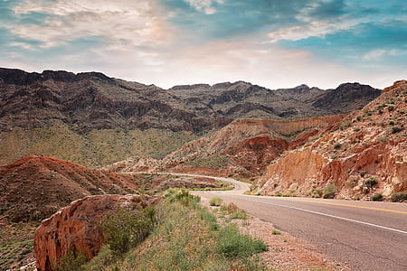 rocky winding road thumbnail