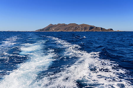 sea waves under blue sky thumbnail