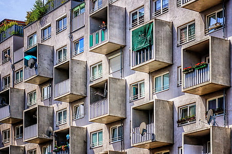 shallow focus of gray concrete building thumbnail