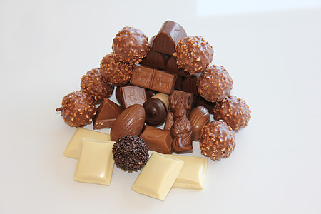white and brown chocolate bars thumbnail
