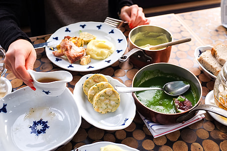 Dining in a Czech restaurant thumbnail