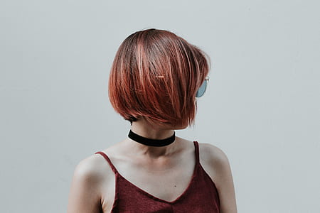 woman looking at the side thumbnail