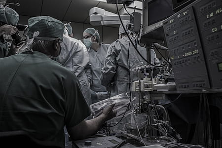 doctors doing operation thumbnail