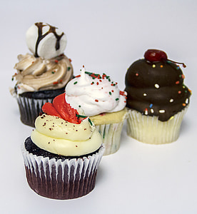 four cupcakes thumbnail