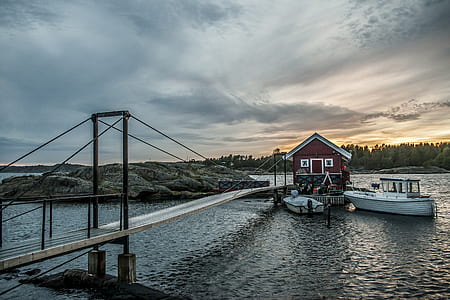 brown shed and shirt boats thumbnail