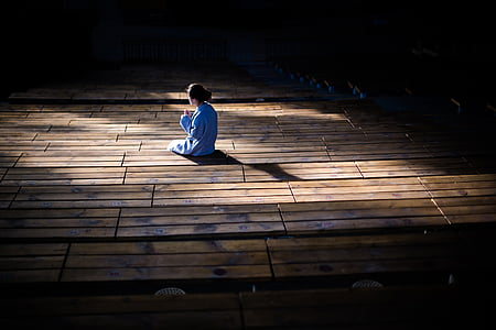 woman sitting on stairs thumbnail