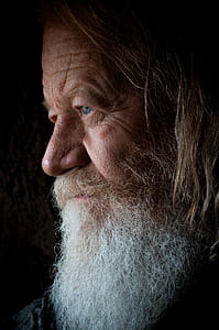 man face with white beard thumbnail