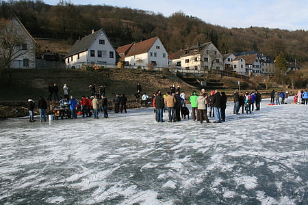 people standing on ice thumbnail