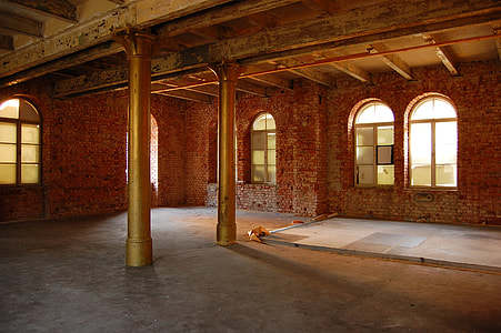 architectural photo of arch window thumbnail