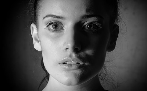 woman's face black and white photo thumbnail