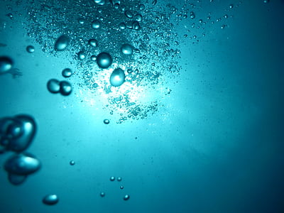 underwater photo of bubbles thumbnail